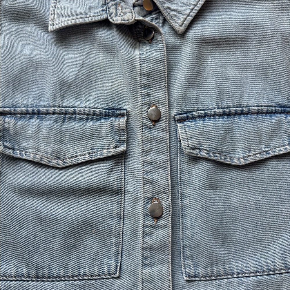 H&M Sleeveless Denim Button-Up Shirt - Picture 4 of 5